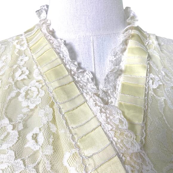 Vintage 60s Odette Barsa Pastel Yellow Lace Overlay Maxi Dressing Robe Size M - Picture 3 of 13